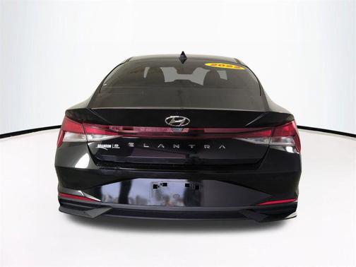 2022 Hyundai ELANTRA SE