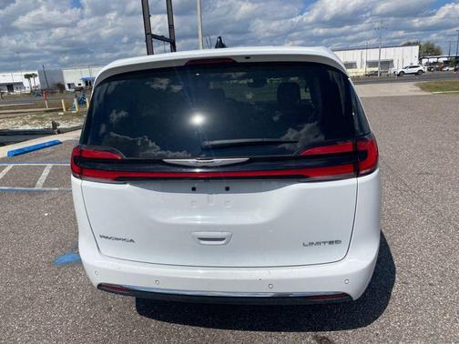 2024 Chrysler Pacifica Limited