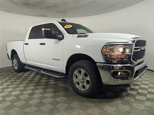 2023 RAM 2500 Big Horn Crew Cab 4x2 6'4' Box