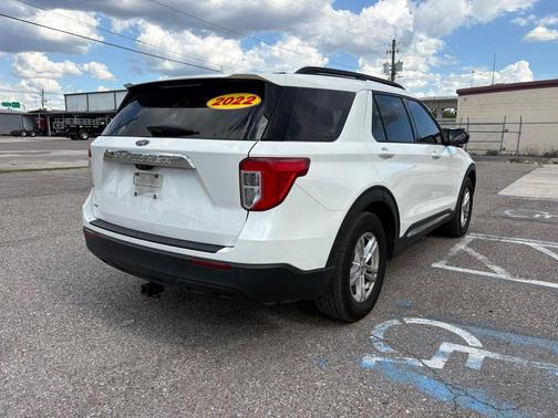 Star White Metallic Tri-Coat 2022 Ford Explorer XLT