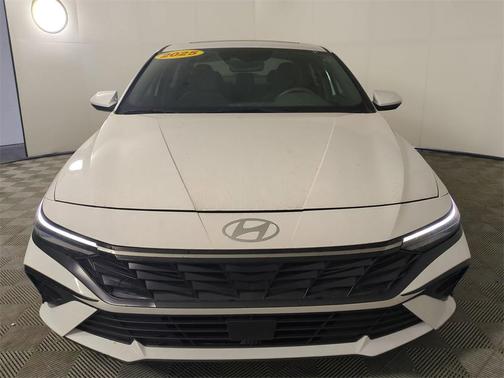2025 Hyundai ELANTRA SEL