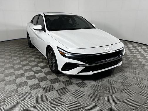 2025 Hyundai ELANTRA SEL