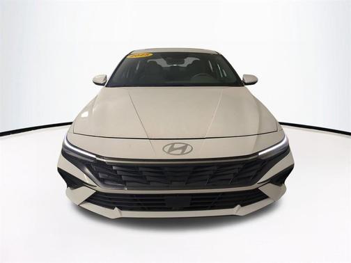 2025 Hyundai ELANTRA SEL