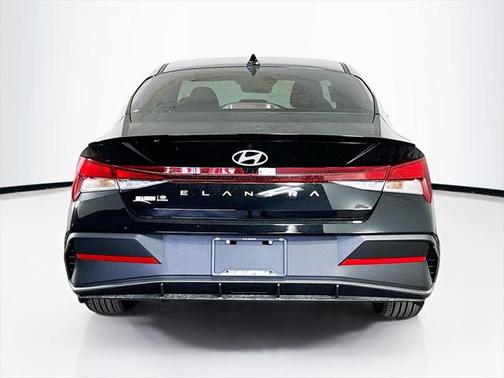 2025 Hyundai ELANTRA Sport