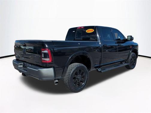 2019 RAM 2500 Laramie Crew Cab 4x4 6'4' Box