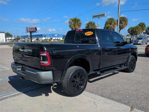 2019 RAM 2500 Laramie Crew Cab 4x4 6'4' Box