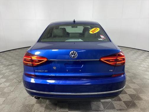 2017 Volkswagen Passat 1.8T SE w/Technology