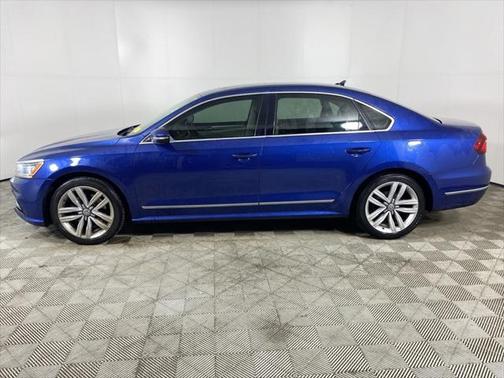 2017 Volkswagen Passat 1.8T SE w/Technology