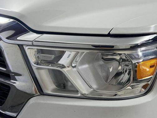 Bright White Clearcoat 2022 RAM 1500 Big Horn/Lone Star