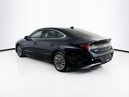 2025 Hyundai SONATA Hybrid SE