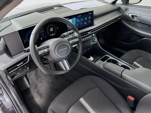 2025 Hyundai SONATA Hybrid SE