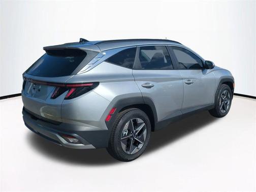 Shimmering Silver 2026 Hyundai TUCSON SEL Premium