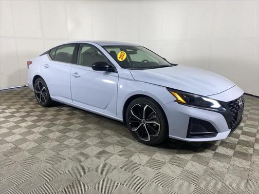 2023 Nissan Altima SR FWD