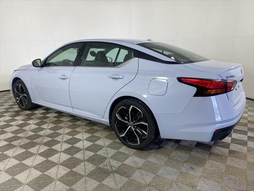 2023 Nissan Altima SR FWD