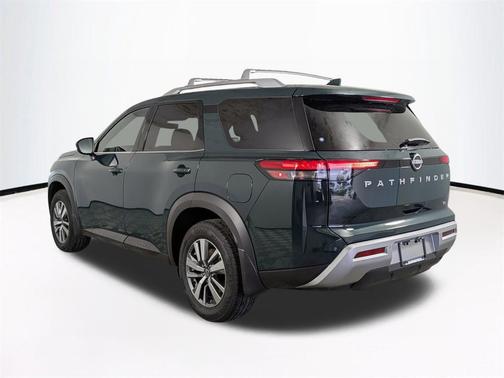 2024 Nissan Pathfinder SL FWD