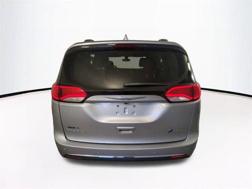 2018 Chrysler Pacifica Hybrid Limited