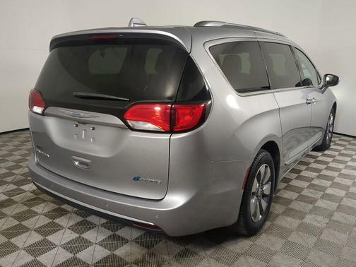 2018 Chrysler Pacifica Hybrid Limited