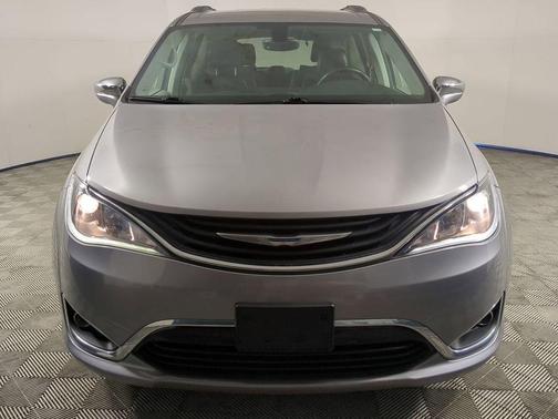 2018 Chrysler Pacifica Hybrid Limited