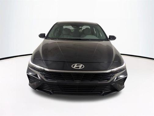 Abyss Black 2025 Hyundai ELANTRA SE