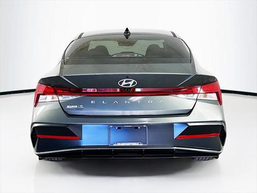 2025 Hyundai ELANTRA SEL