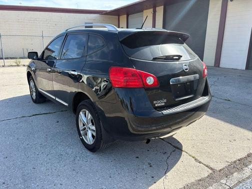 Super Black 2015 Nissan Rogue Select S