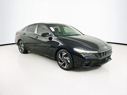 2025 Hyundai ELANTRA SEL