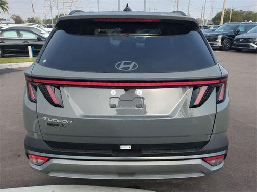 2026 Hyundai TUCSON SEL Premium