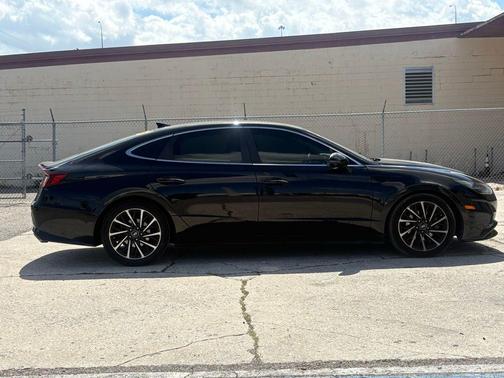 2020 Hyundai SONATA Limited