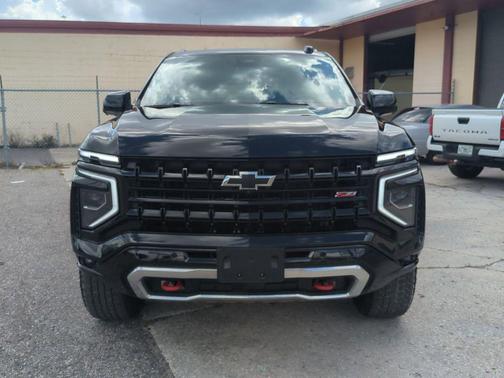 2025 Chevrolet Suburban 4WD Z71