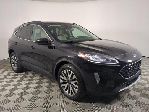 Black Metallic 2022 Ford Escape Titanium