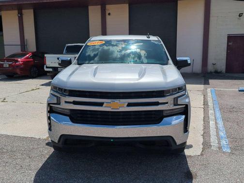 Silver Ice Metallic 2019 Chevrolet Silverado 1500 LT