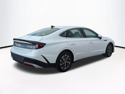 2026 Hyundai SONATA Hybrid Base