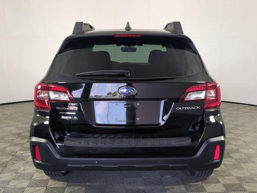 Crystal Black Silica 2019 Subaru Outback 2.5i Limited