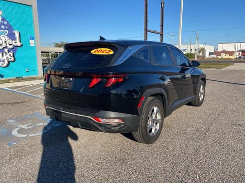 2022 Hyundai TUCSON SE