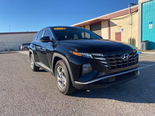2022 Hyundai TUCSON SE