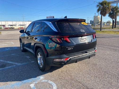 2022 Hyundai TUCSON SE
