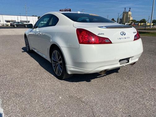 2011 INFINITI G37x Base