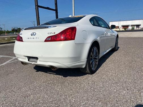 2011 INFINITI G37x Base