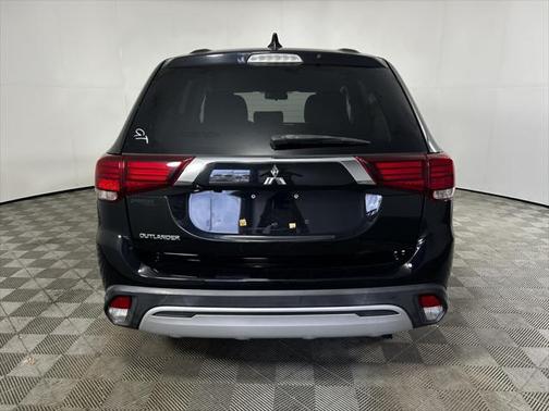 2020 Mitsubishi Outlander ES