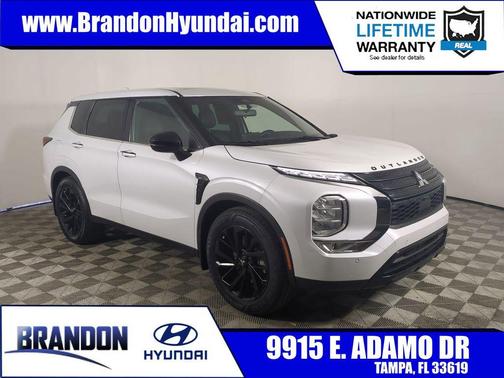 White Diamond 2022 Mitsubishi Outlander SE