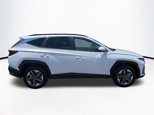 Creamy White Pearl 2026 Hyundai TUCSON Hybrid SEL