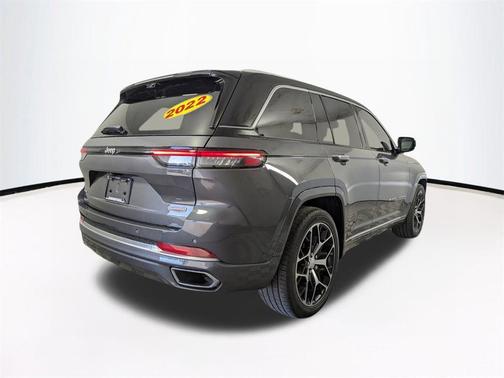 2022 Jeep Grand Cherokee Summit