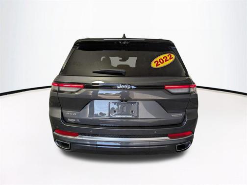 2022 Jeep Grand Cherokee Summit