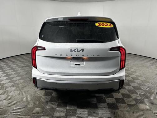 2024 Kia Telluride LX