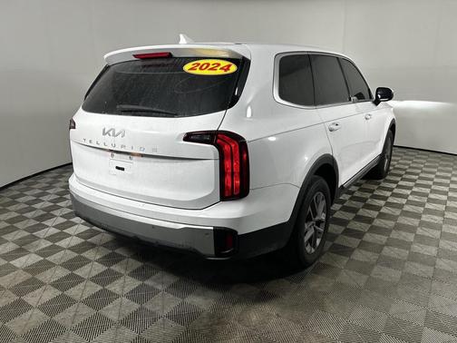 2024 Kia Telluride LX