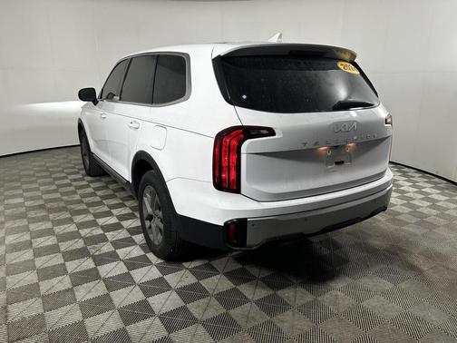 2024 Kia Telluride LX