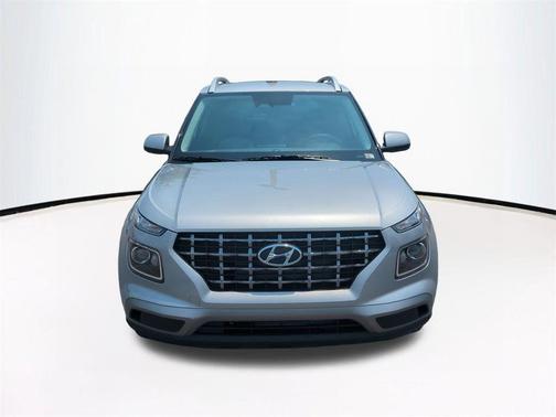 Shimmering Silver 2026 Hyundai VENUE SEL