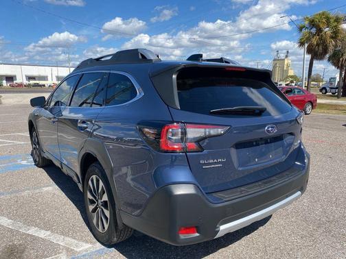 2023 Subaru Outback Touring XT