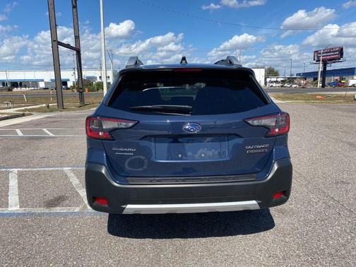 2023 Subaru Outback Touring XT