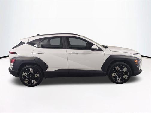 Atlas White 2025 Hyundai KONA SEL